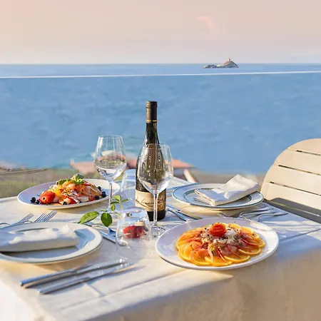 酒店 欧姆布洛萨别墅酒店 3*