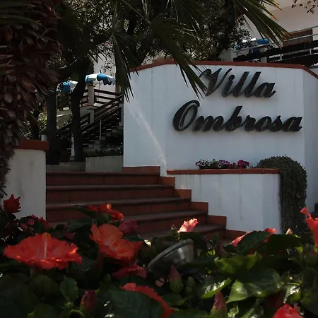 欧姆布洛萨别墅酒店 3*